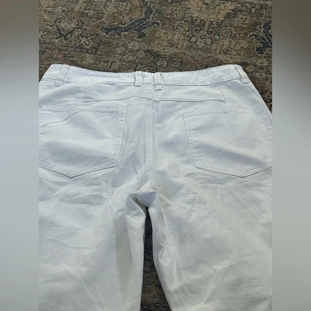 NWOT Amazon Bright White Barrel Denim Jeans
